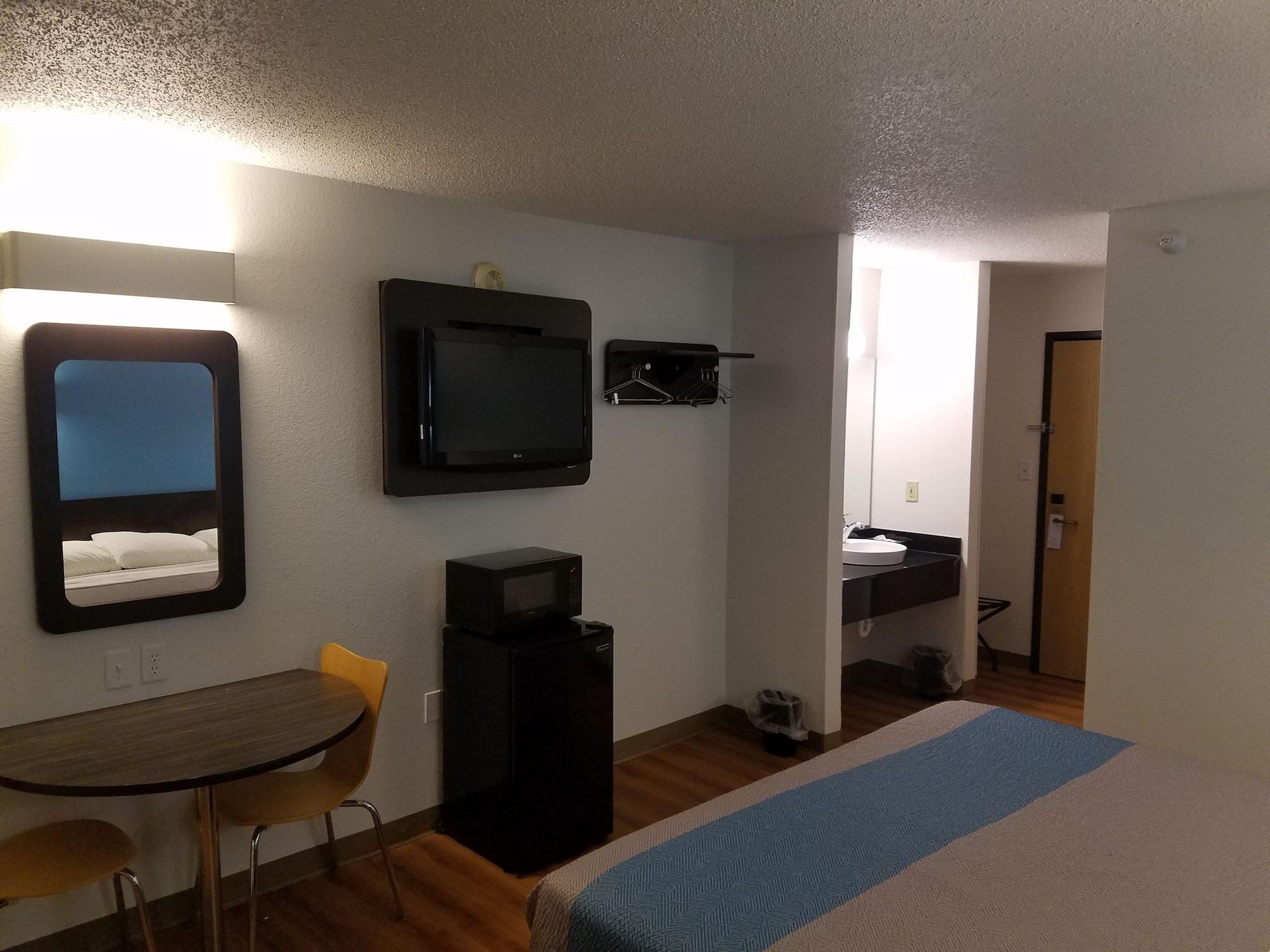 6-indianapolis, In - Southport