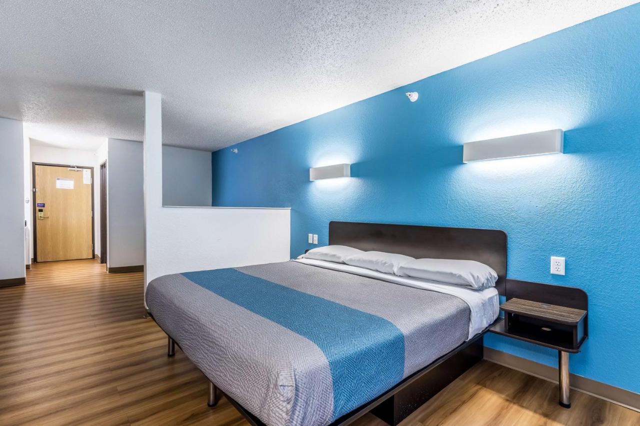 6-indianapolis, In - Southport Hotel