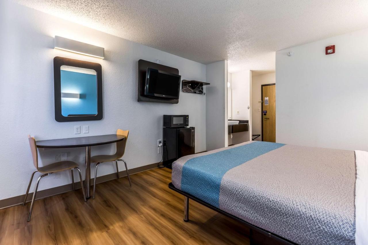 Hotel 6-indianapolis, In - Southport 2*