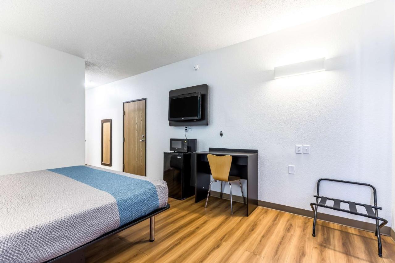 6-indianapolis, In - Southport 2*
